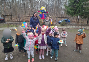 Radosne pozowanie w dniu powitania wiosny