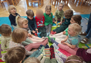 "Dzień kolorowej skarpety" - kilka słów o tolerancji i inności