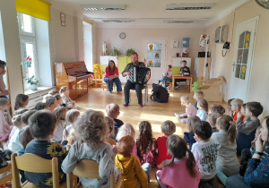 Kontakt z muzyką rozwinął naszą wiedzę, ale i zamiłowanie do gry, śpiewu i tańca - Dziękujemy wspaniałym Gościom