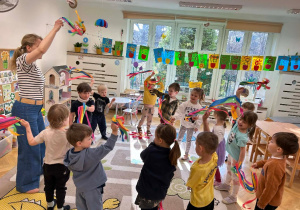 It is Spring, it is Spring - dance and sing!