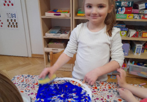 Pisanki, pisanki, jajka kolorowe - a tak powstają nasze kolorowe pisanki stemplowane gąbkami do mycia naczyń