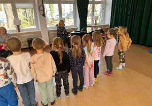 Czwartkowe zajęcia muzyczne w MDKu