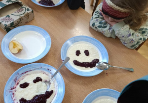 W Dzięciołach nawet śniadanko jest uśmiechnięte