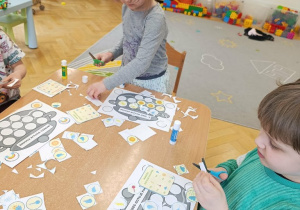 Wycinanie i przyklejanie składników pogody