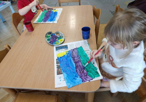 Zajęcia plastyczne prowadzone przez Pana Pawła