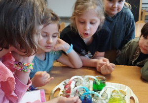 Eksperyment wędrująca woda 2