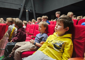 Oglądamy przedstawienie Śmiecio Eko Baja 2