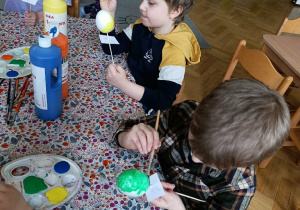 Wielkanocne pisanki wykonane przez gr Dzięcioły