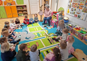 Zajęcia plastyczne z p.Ewą - wprowadzenie