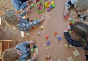 "Wiosenny sklepik" - zadanie projektowe "Świętujemy! Freblujemy!" cz 2
