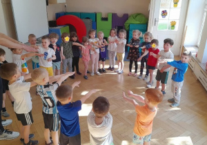 Nasze cotygodniowe treningi, które uwielbiamy - a nasze powitalne hasło to "W zdrowym ciele, zdrowy duch"!