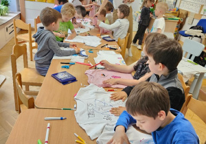Malowanie koszulek - warsztaty z mamą Janeczki cz.2