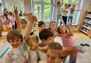 Pokaz malowanych koszulek cz.3
