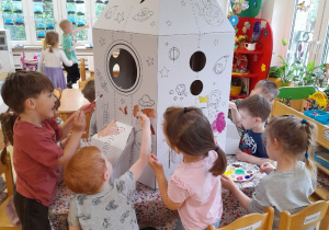 Nasza piękna, wspólnie malowana rakieta