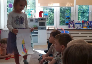 cieszymy się, gdy dzieci z dumą prezentują swoje prace i dzielą się ze wszystkimi zdobytą wiedzą