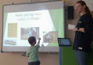 Tadzio ze swoją Mamą opowiedzieli nam o ciekawostkach pociąowych