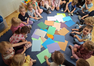 "What colour it is?" - zabawy z j.angielskim
