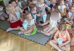 Popcorn i film niczym w prawdziwym kinie - czas integracji z wszystkimi grupami przedszkolnymi