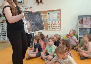 Poznajemy gwiazdozbiory podczas warsztatów zorganizowanych przez Mobilne Planetarium