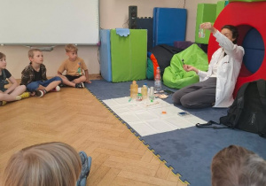 Warsztaty naukowe Labolo poznanie substancji tworzących slime