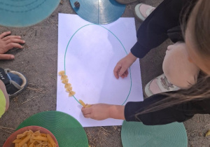 Zabawy sensoryczne w ramach realizacji projektu Kasa w terenie