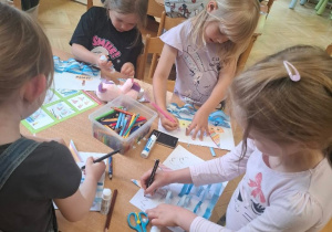 Żaglówki - praca plastyczna dotycząca tematyki tygodnia