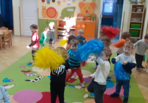 "Taniec z pomponami" w wykonaniu dzieci